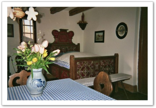 Le mobilier alsacien de la stub du gite chez Angèle en Alsace